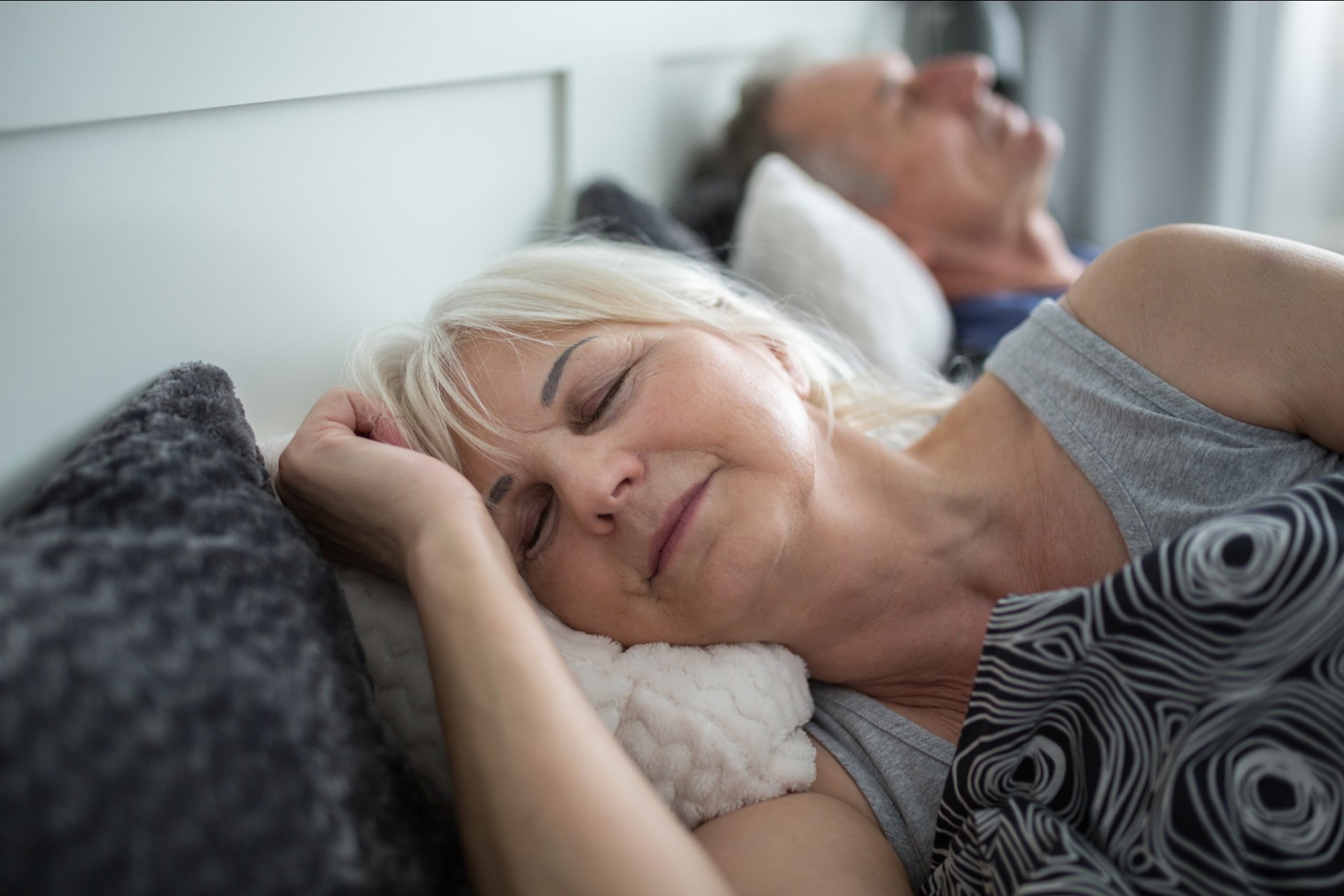 Sleep Less, Eat More – Why Rest Shapes Your Waistline